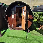 Hotel Mini Uebernachten Im Gurkenfass 2*