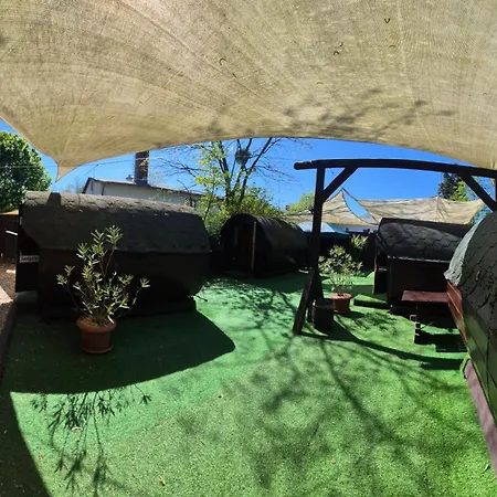 Mini Uebernachten Im Gurkenfass