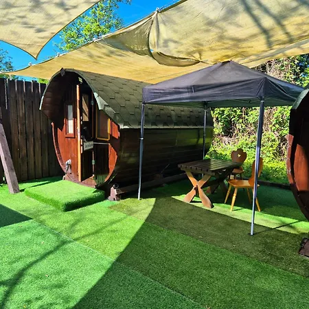 Mini Ubernachten Im Gurkenfass Hotell Lübbenau