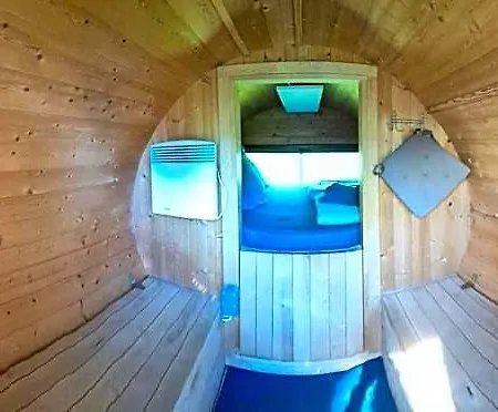 Hotel Mini Ubernachten Im Gurkenfass 2*