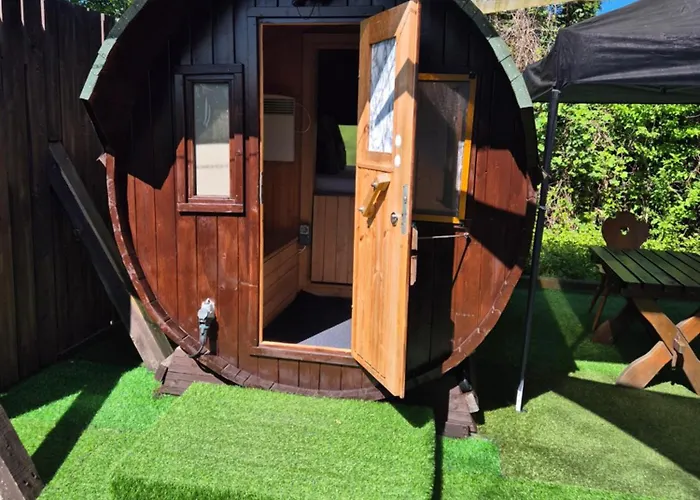 فندق Mini Uebernachten Im Gurkenfass 2*