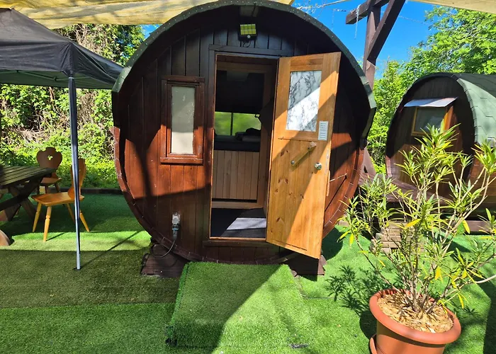 Mini Uebernachten Im Gurkenfass 2*