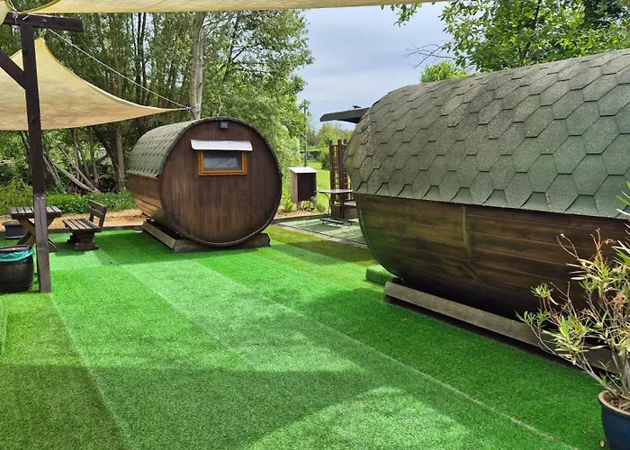 Mini Ubernachten Im Gurkenfass Hotell Lübbenau