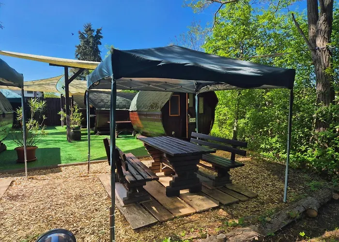 Hotell Mini Ubernachten Im Gurkenfass 2*